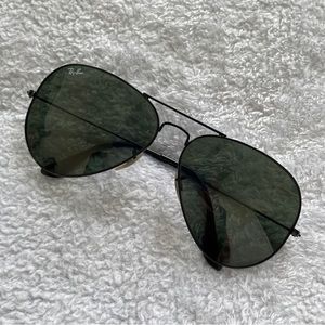 Ray Ban Aviator Large Metal II in Black and Green